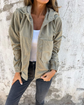 VERONIKA – Chaqueta de Pana con Encanto Retro