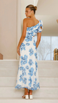 Lucía™ | Vestido Largo Asimétrico con Diseño Floral Elegante