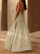 Renata™  | Vestido largo plisado con detalle de patchwork y abertura trasera